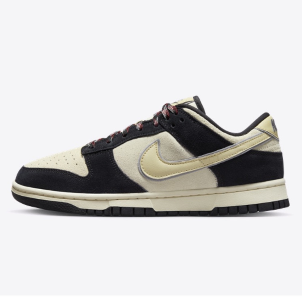NIKE WOMENS DUNK LOW BLACK SUEDE
